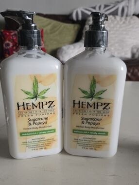 New Sealed Hempz Sugarcane & Papaya Herbal Body Moisturizer  2 X 17oz